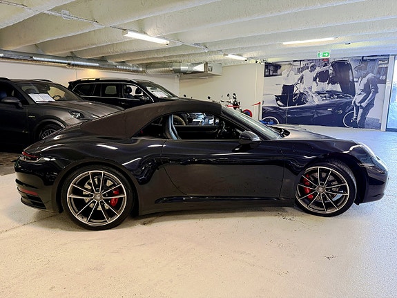 Porsche 911 Carrera 4S 7 of 26