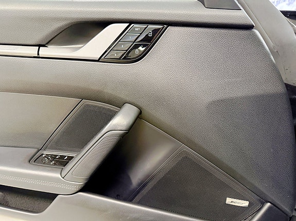 Porsche 911 Carrera 4S 25 of 26