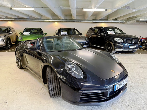 Porsche 911 Carrera 4S 4 of 5