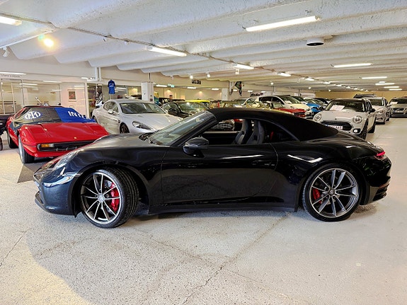 Porsche 911 Carrera 4S 6 of 26