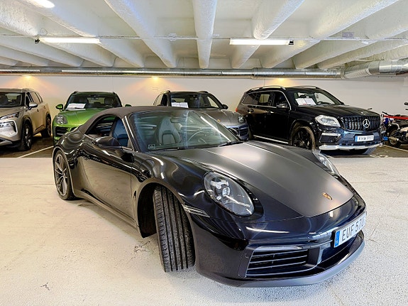 Porsche 911 Carrera 4S 2 of 5