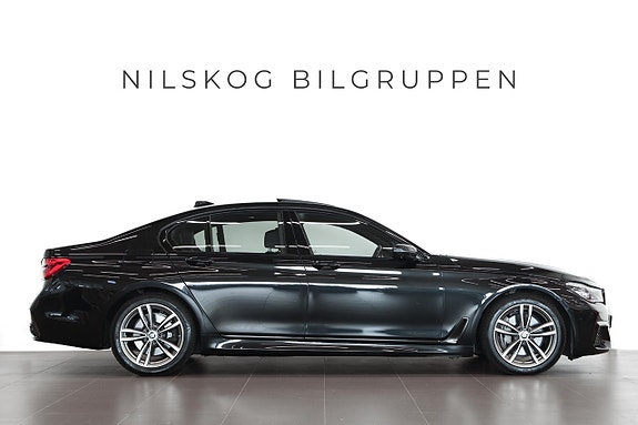 BMW 740i 3 of 22