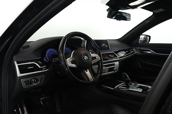 BMW 740i 17 of 22
