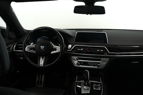 BMW 740i 13 of 22