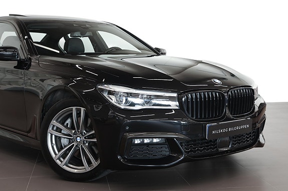 BMW 740i 5 of 22