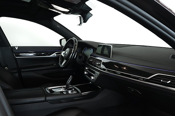 BMW 740i 6 of 22