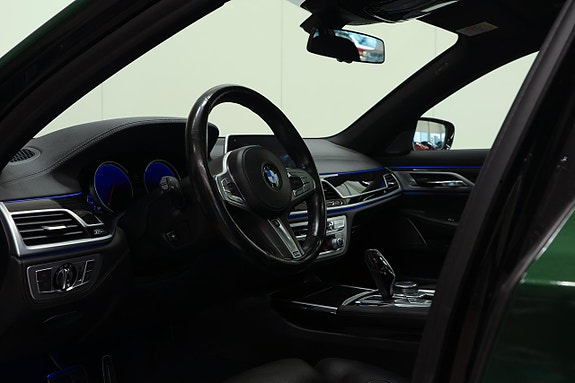 BMW 740i 15 of 25