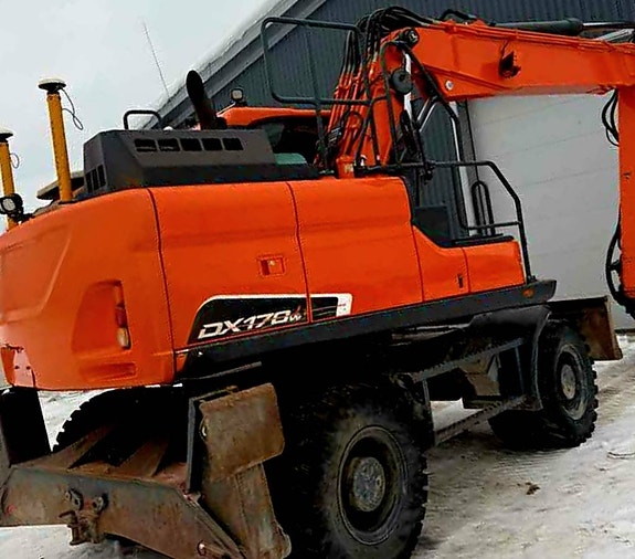 Doosan DX 170 W -16 / Nyservad