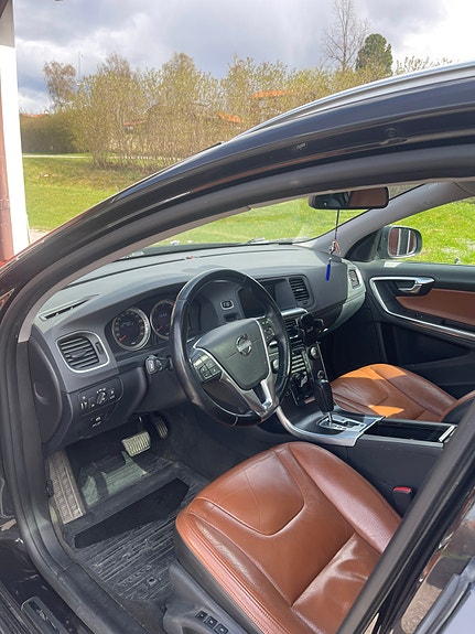Volvo V60 4 of 10