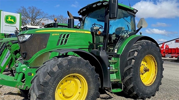 John Deere 6215R AP TRAKTOR FR.LYFT