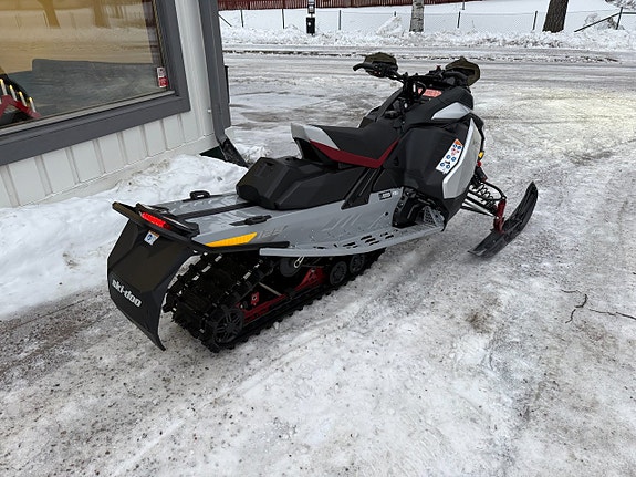 Ski-Doo MXZ X-RS 850 4 of 7