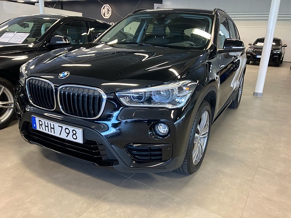 BMW X1 2 of 4