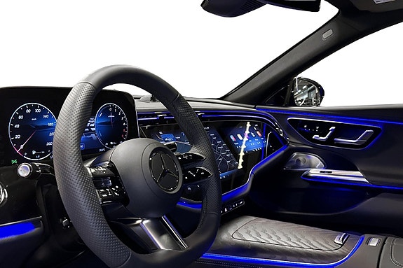 Mercedes-Benz E300 de 12 of 25