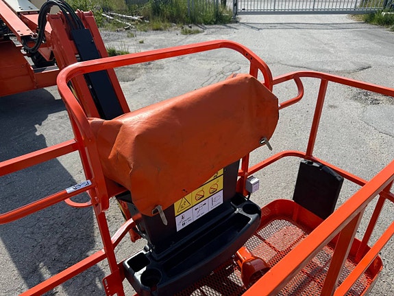 JLG 510AJ Vikbomslift – 17,8 m – 4x4 – Nybesiktigad – 2015 4 of 5