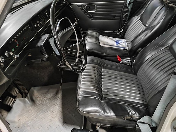 Volvo 144 4 of 5