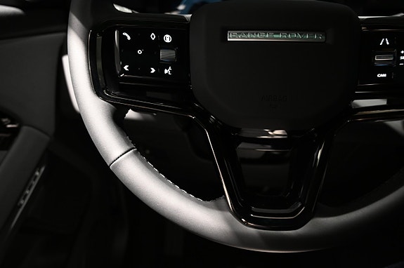 Land Rover Range Rover Evoque 17 of 26
