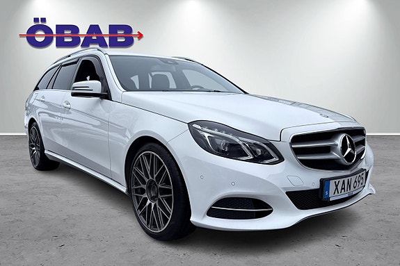 Mercedes-Benz E250 3 of 5