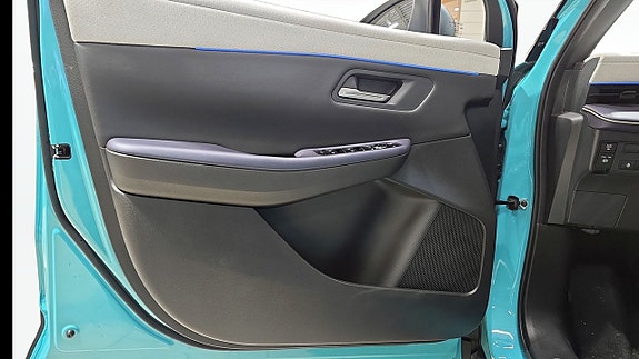 Nissan Leaf 11 of 16