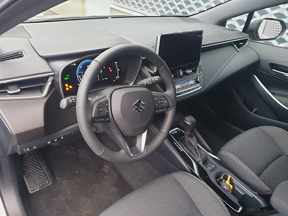 Suzuki Swace 6 of 10