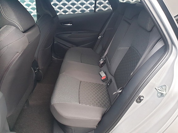 Suzuki Swace 8 of 10