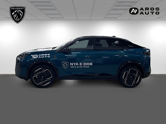 Peugeot e-3008 4 of 5