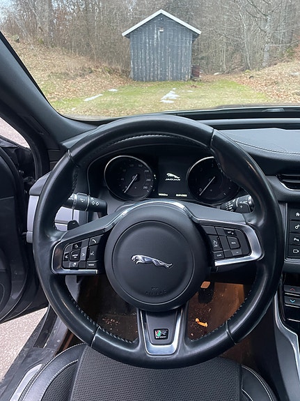 Jaguar XF 6 of 6