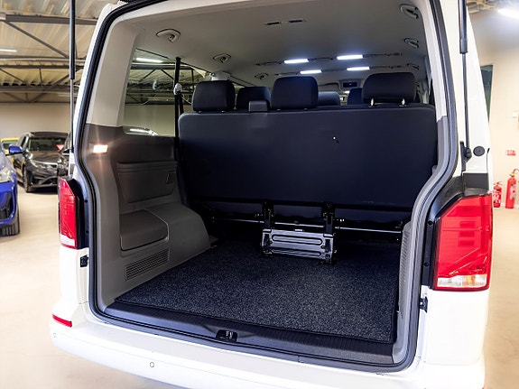 Volkswagen Caravelle 6 of 25