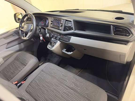 Volkswagen Caravelle 18 of 25
