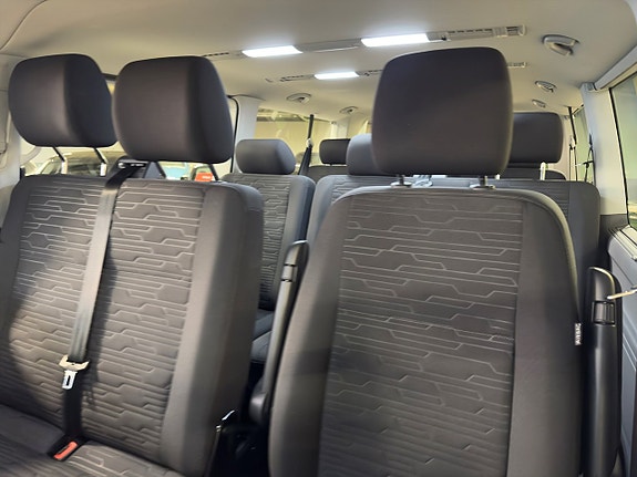 Volkswagen Caravelle 13 of 25