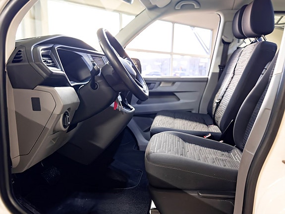 Volkswagen Caravelle 10 of 25