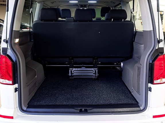 Volkswagen Caravelle 5 of 25