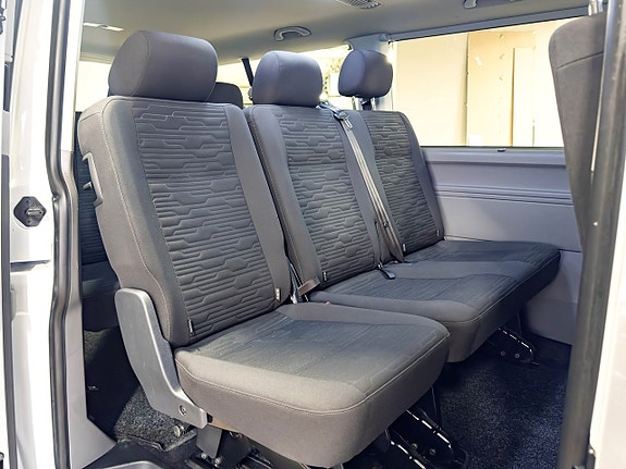 Volkswagen Caravelle 23 of 25