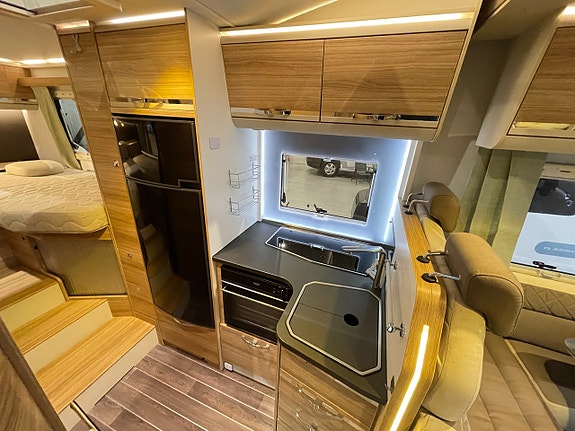 Adria Matrix Supreme 687 SL /ALDE/Solcell/Taksäng/Kedja/5 bältad/ 9 of 25