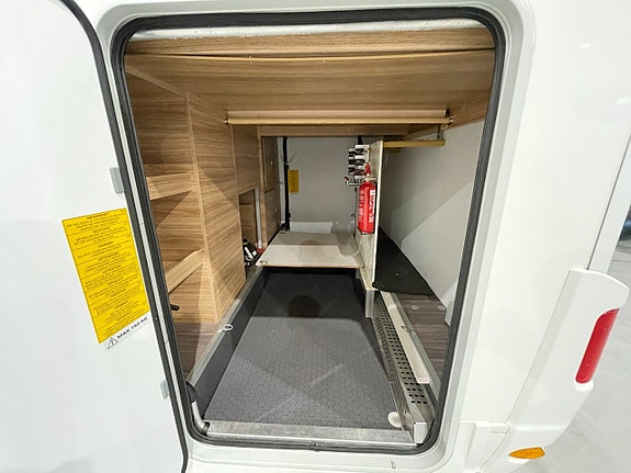 Adria Matrix Supreme 687 SL /ALDE/Solcell/Taksäng/Kedja/5 bältad/ 25 of 25