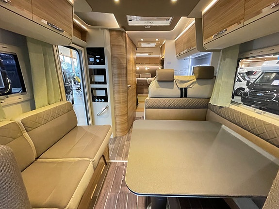 Adria Matrix Supreme 687 SL /ALDE/Solcell/Taksäng/Kedja/5 bältad/ 7 of 25