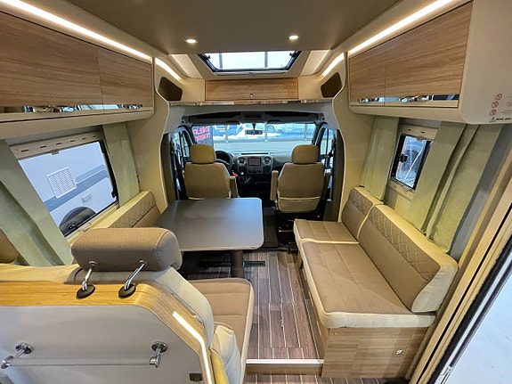 Adria Matrix Supreme 687 SL /ALDE/Solcell/Taksäng/Kedja/5 bältad/ 18 of 25
