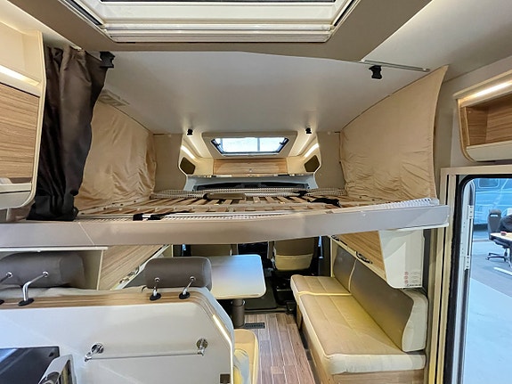 Adria Matrix Supreme 687 SL /ALDE/Solcell/Taksäng/Kedja/5 bältad/ 19 of 25