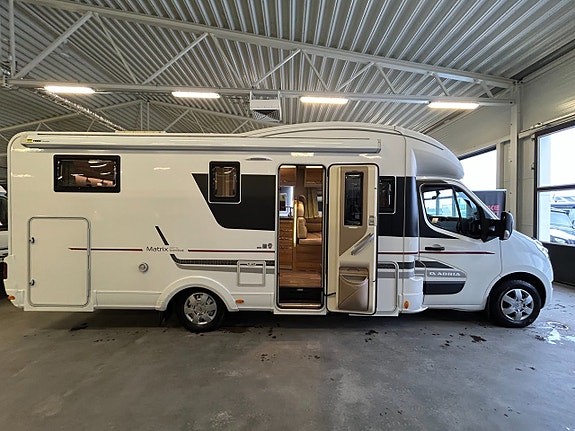 Adria Matrix Supreme 687 SL /ALDE/Solcell/Taksäng/Kedja/5 bältad/ 2 of 25