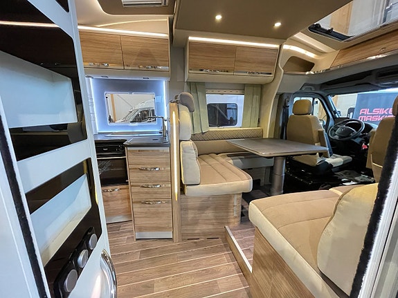 Adria Matrix Supreme 687 SL /ALDE/Solcell/Taksäng/Kedja/5 bältad/ 5 of 25