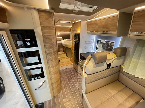 Adria Matrix Supreme 687 SL /ALDE/Solcell/Taksäng/Kedja/5 bältad/ 8 of 25