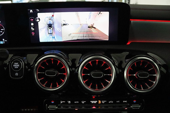 Mercedes-Benz CLA200 13 of 19