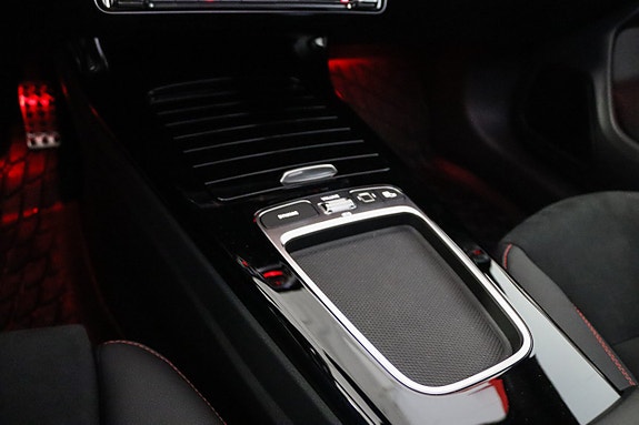 Mercedes-Benz CLA200 14 of 19