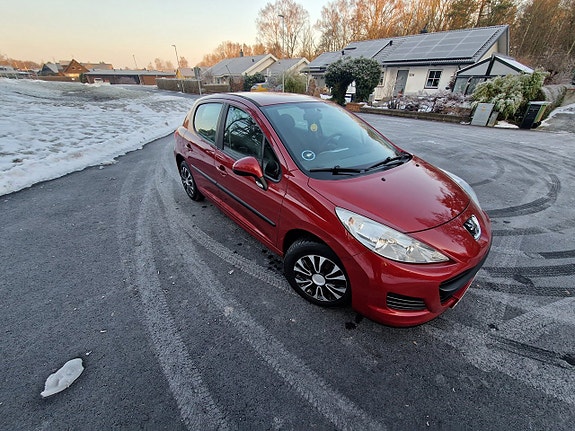 Peugeot 207 2 of 5