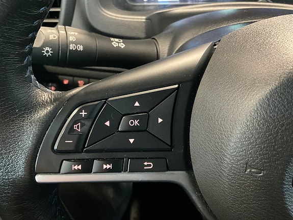 Nissan Leaf 12 of 15