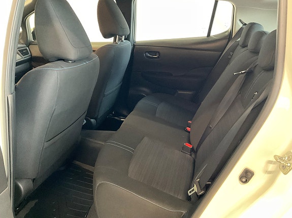 Nissan Leaf 9 of 15