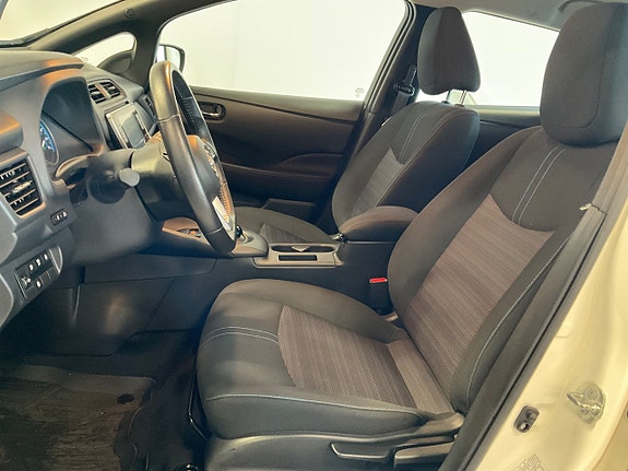 Nissan Leaf 8 of 15