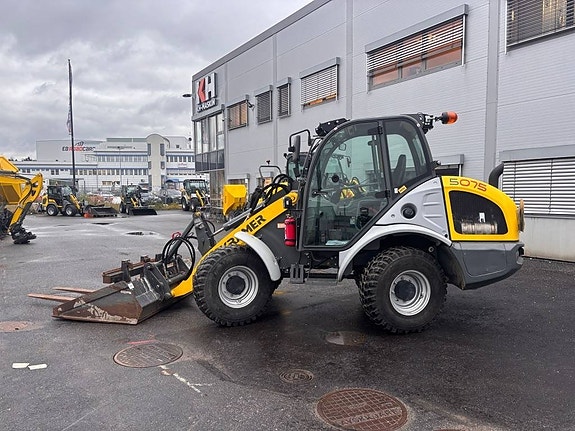 Kramer 5075 inkl c-smörj, planeringsskopa & gaffelställ