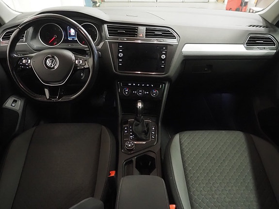 Volkswagen Tiguan 12 of 27