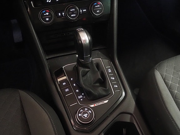 Volkswagen Tiguan 22 of 27
