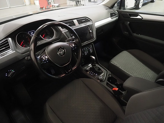 Volkswagen Tiguan 14 of 27